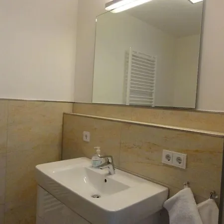 Sea View - Tower A 4 04 * Baabe